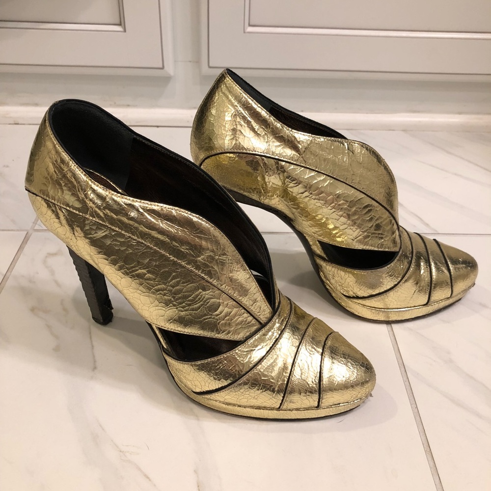 Gold Calvin Klein Collection Closed Toed Heels