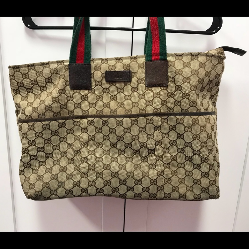 GUCCI large shoulder bag.
