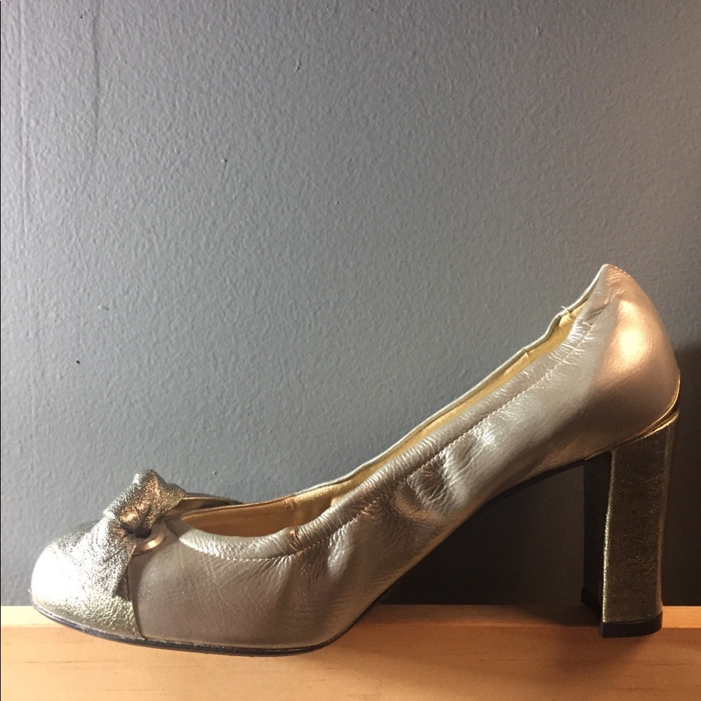 Stuart Weizmann Silver Pumps