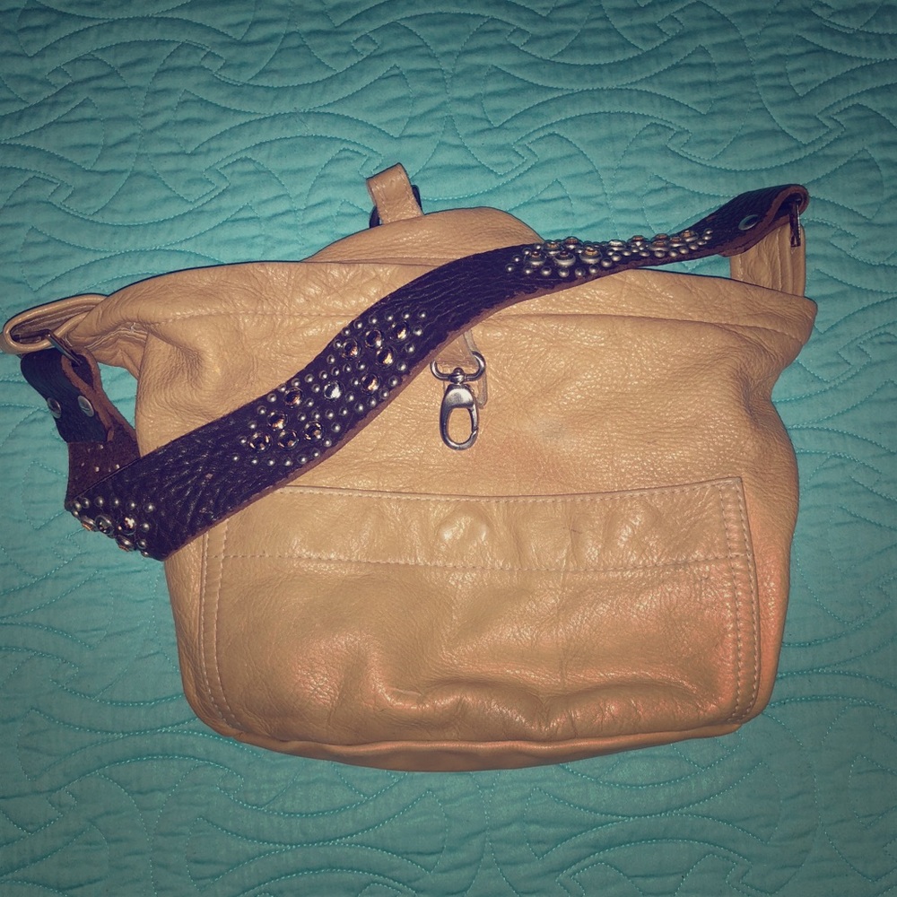 Tylie Malibu Shoulder bag with studded strap
