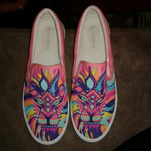 Bucketfeet lion slipons