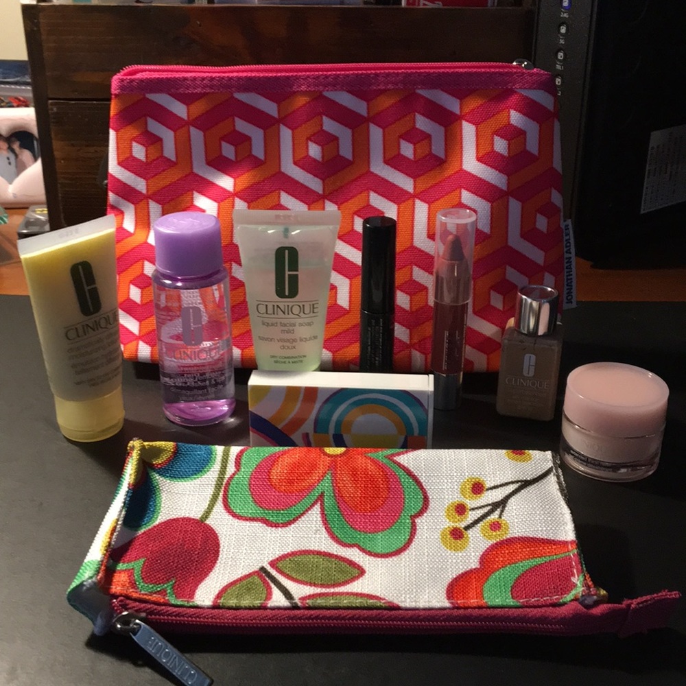 10 piece Clinique make up set. New unused products