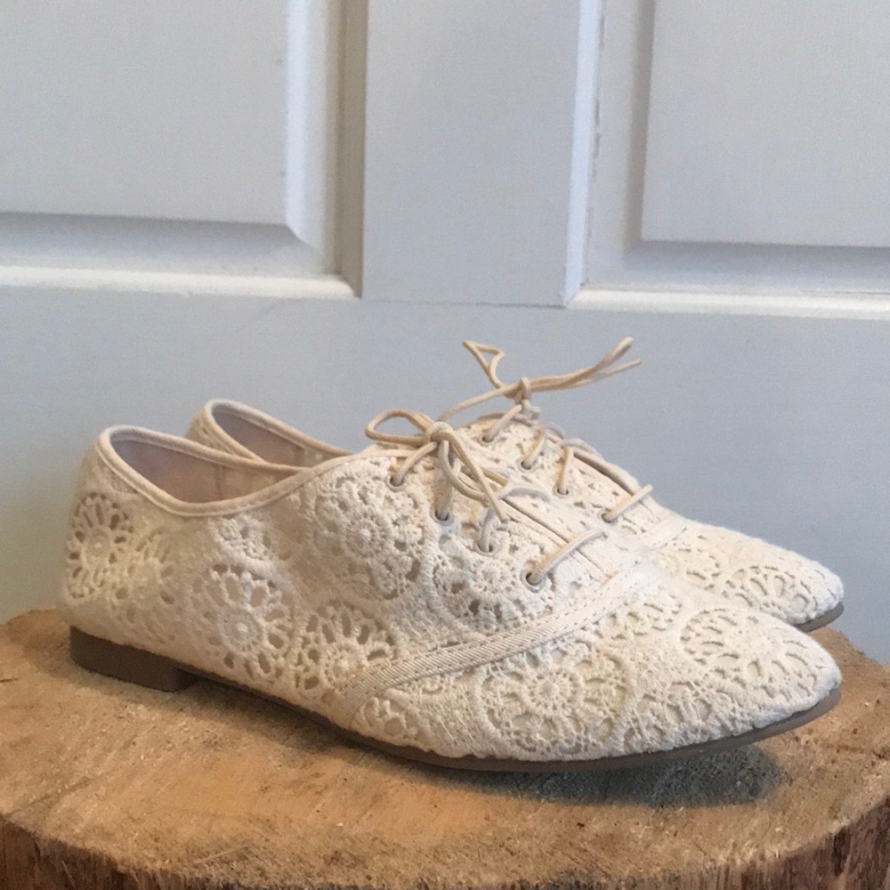 Lace tie up shoes