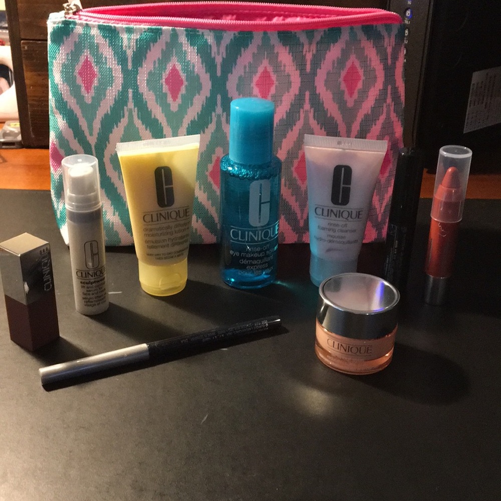 10 piece Clinique make up set. New unused products