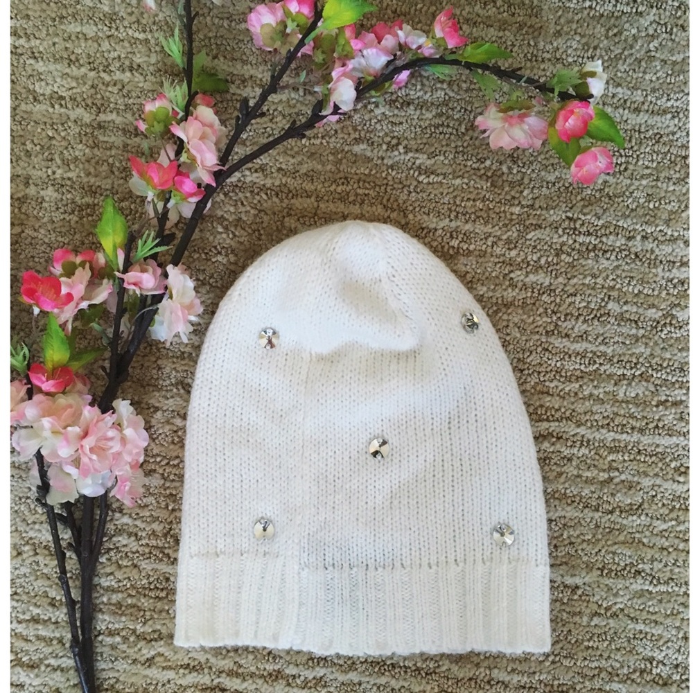 ❄️SALE!❄️ Victoria Secret White Knit Beanie