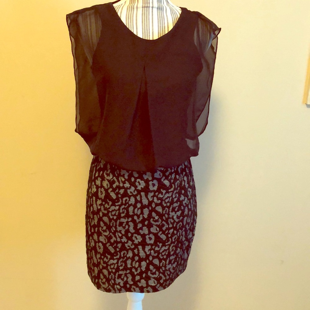 ✨HoLiDay✨ NWOT sparkly leopard print dress