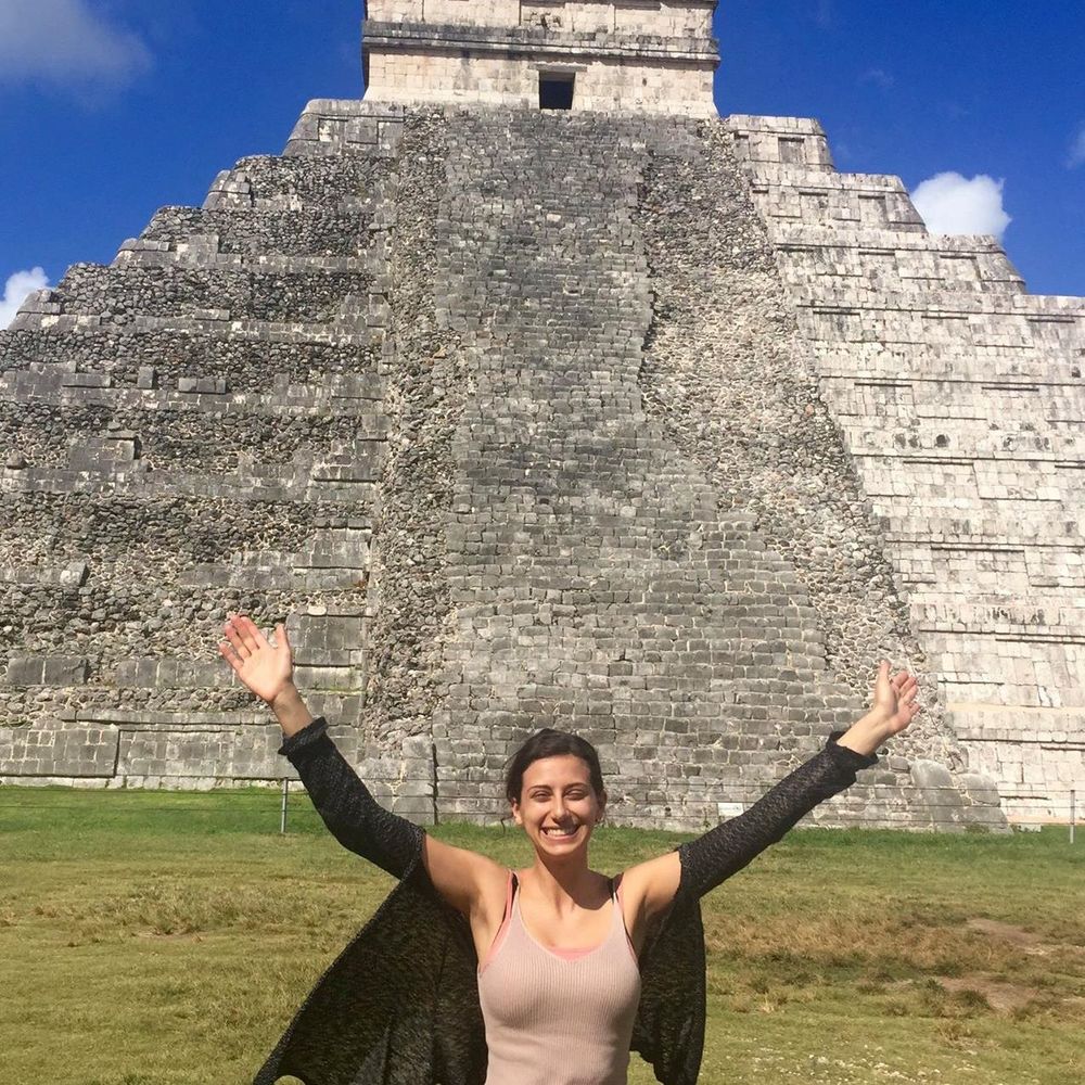 Meet your Posher, Ariana