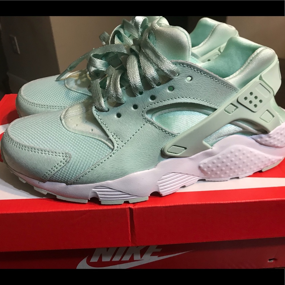 Girls 6y Nike huarache run se (gs)
