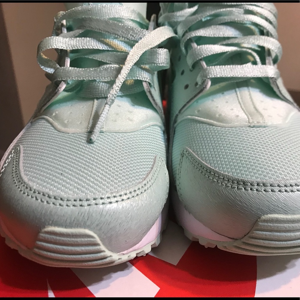 Girls 6y Nike huarache run se (gs) - Picture 2 of 6