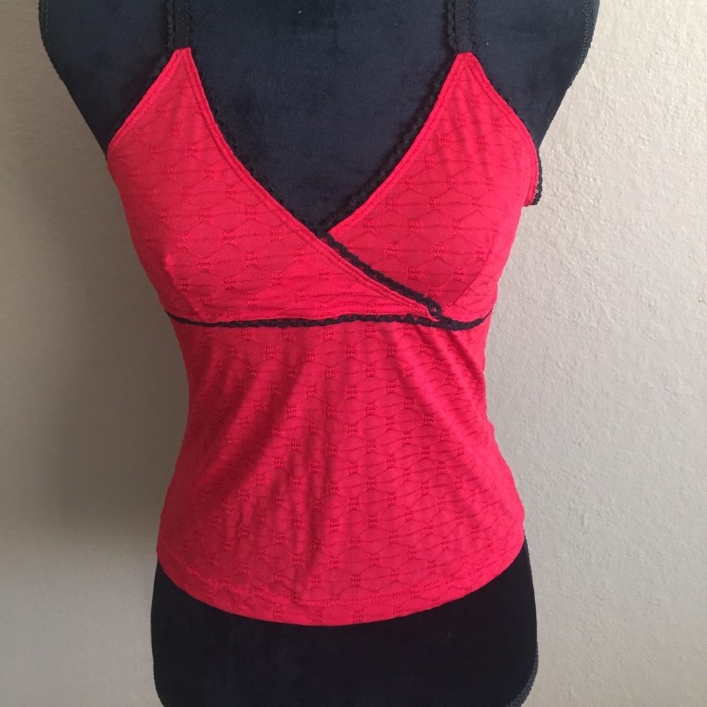 spaghetti strap v neck red/black top