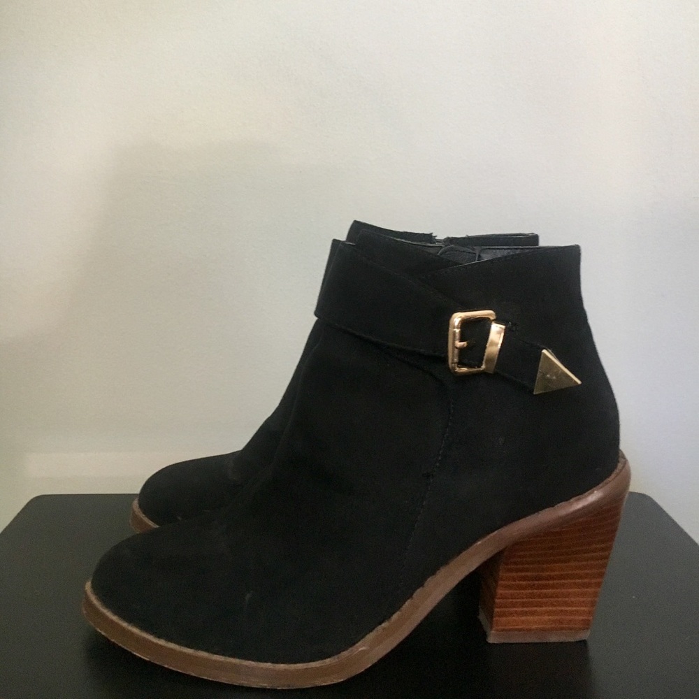 Forever 21 Black Suede Ankle booties