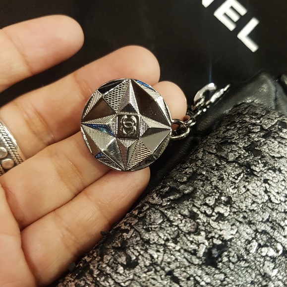 Chanel mini bag 2017 SOLD Ⓜ - Picture 3 of 4