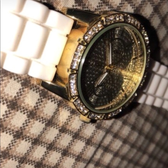 Watch - Picture 2 of 3