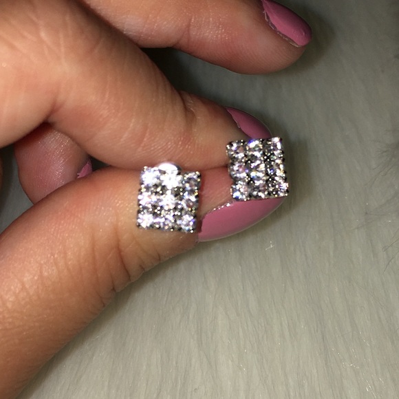 Pretty Diamond Shaped Earrings - Picture 2 of 5