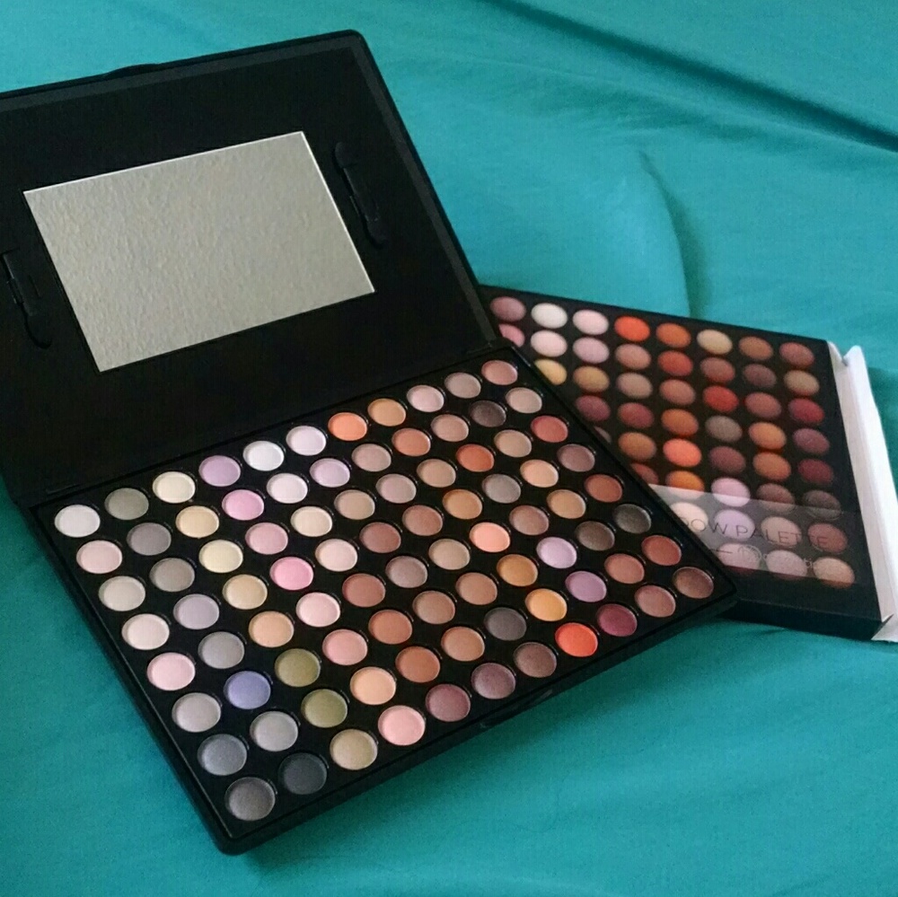 Eyeshadow palette