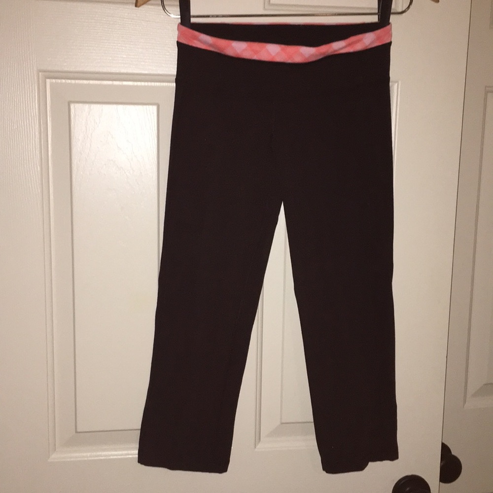 Cropped yoga pants