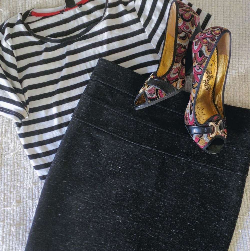 ☀️5 for $20☀️ Jolt Mini Skirt