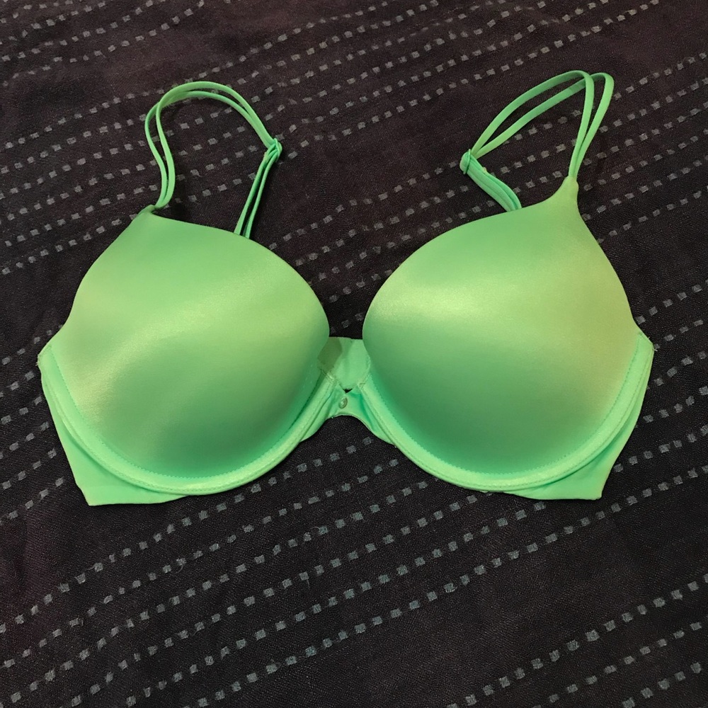 ⬇️‼️VERY SEXY PUSH UP by Victoria’s Secret