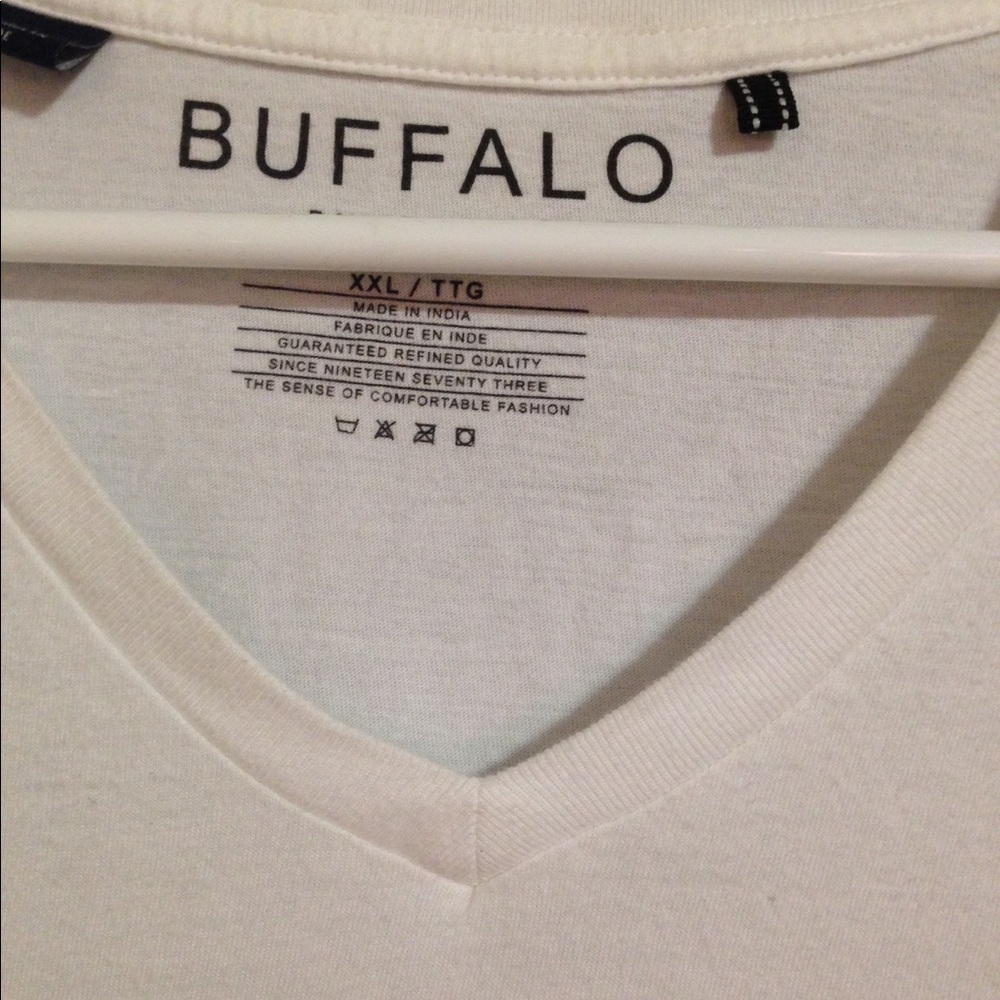 T-SHIRT - Picture 3 of 3