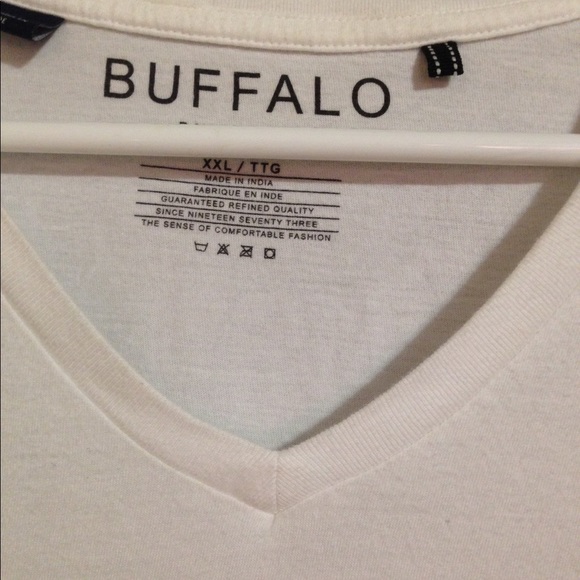 T-SHIRT - Picture 3 of 3