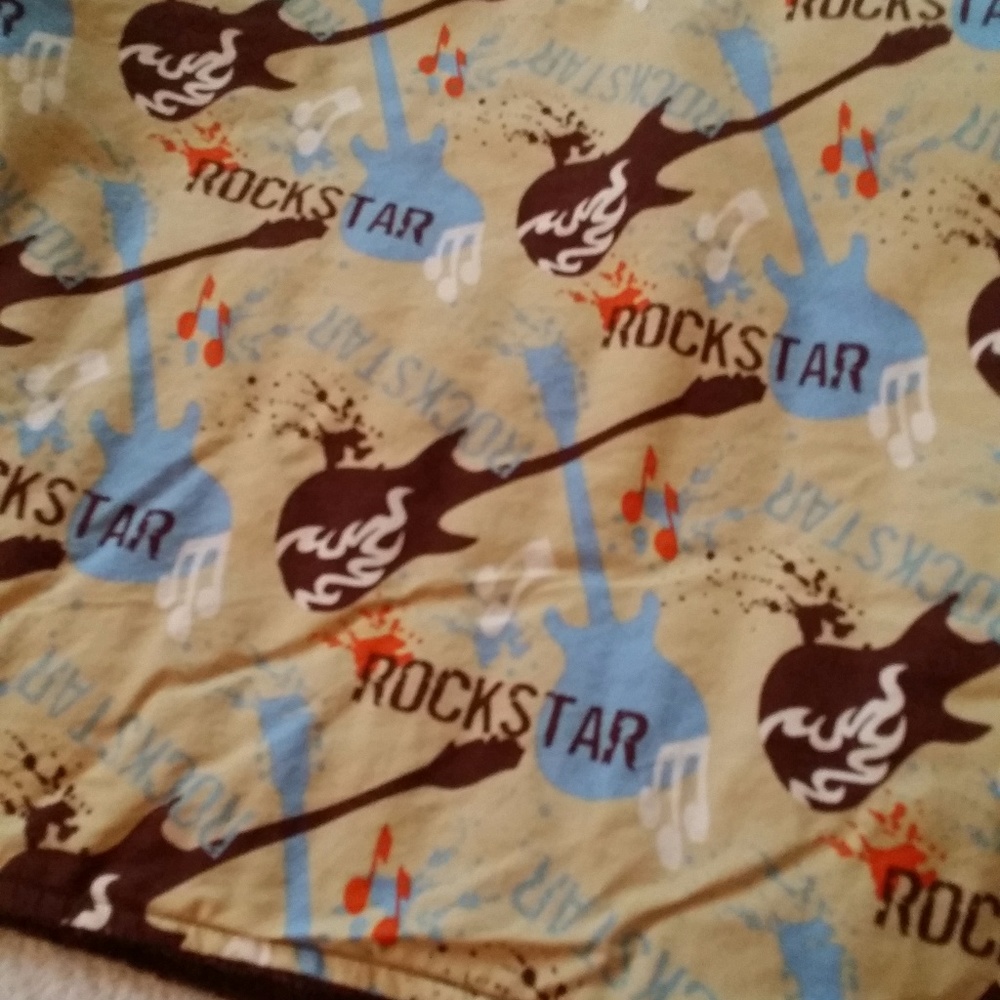 TrendLab Rock and Roll Reversable Blanket