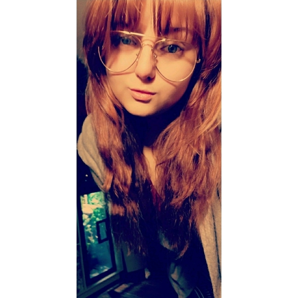 Meet your Posher, Emileigh