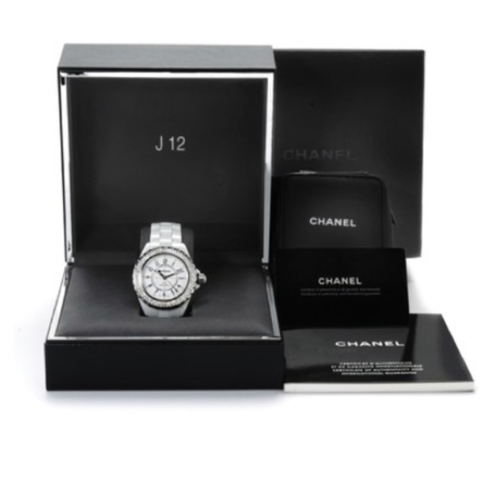 ❌SOLD❌ 100% Diamond encrusted Chanel watch - Picture 6 of 6