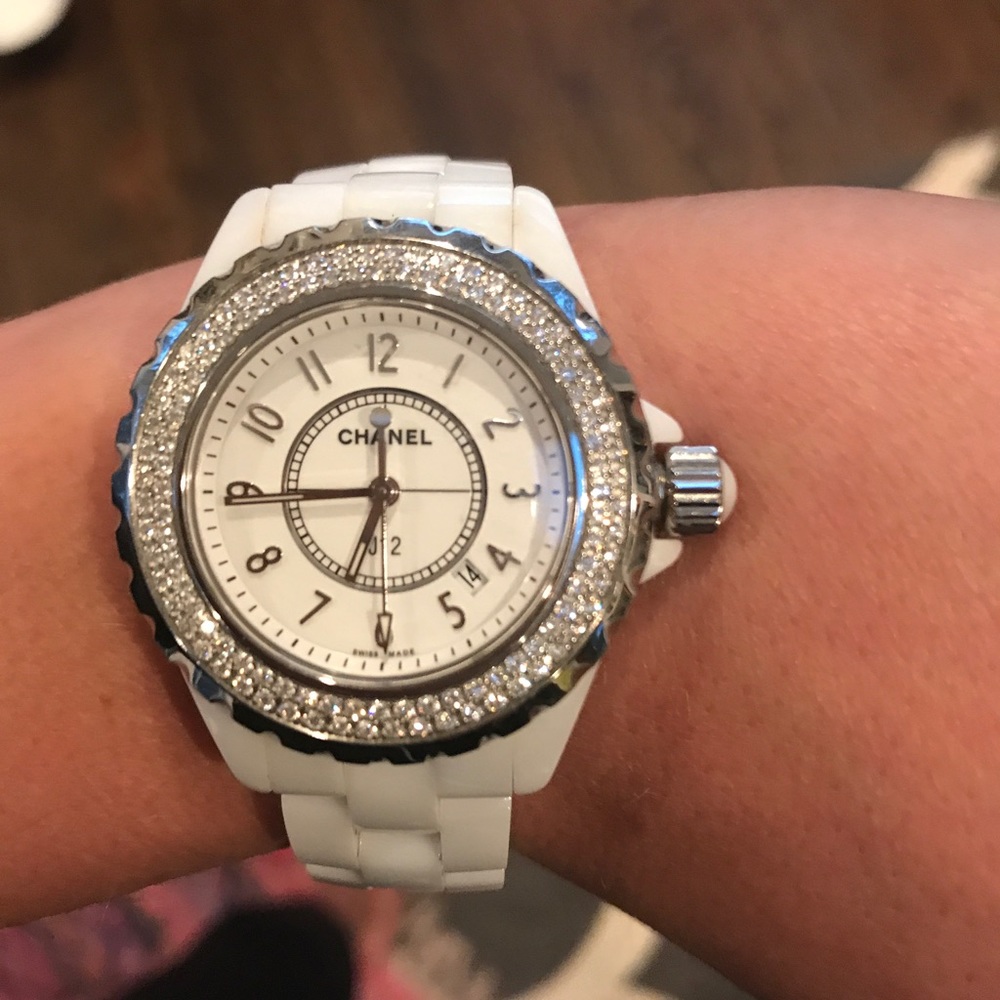 ❌SOLD❌ 100% Diamond encrusted Chanel watch - Picture 1 of 6