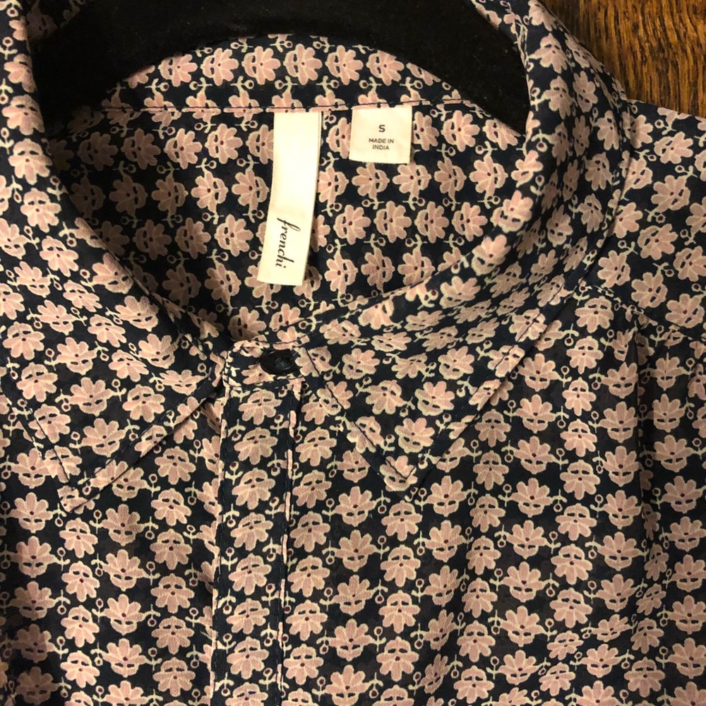 EUC Nordstrom Frenchi brand size S navy blouse