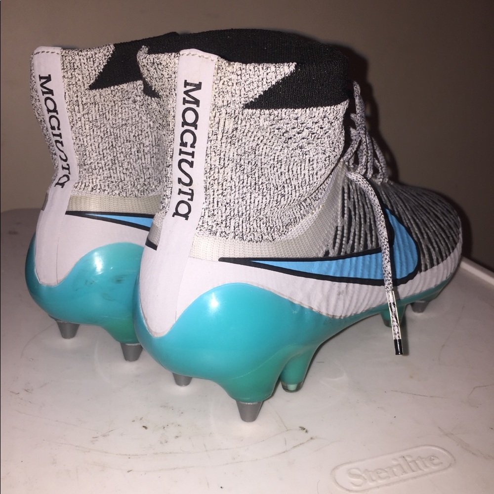 Nike Magista Cleats