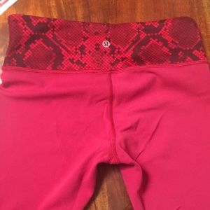 Lulu cropped leggings
