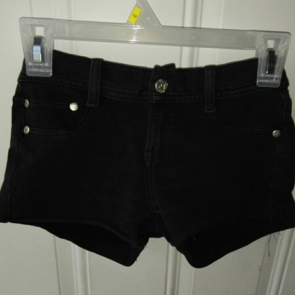 High Wasted Plain Black Shorts