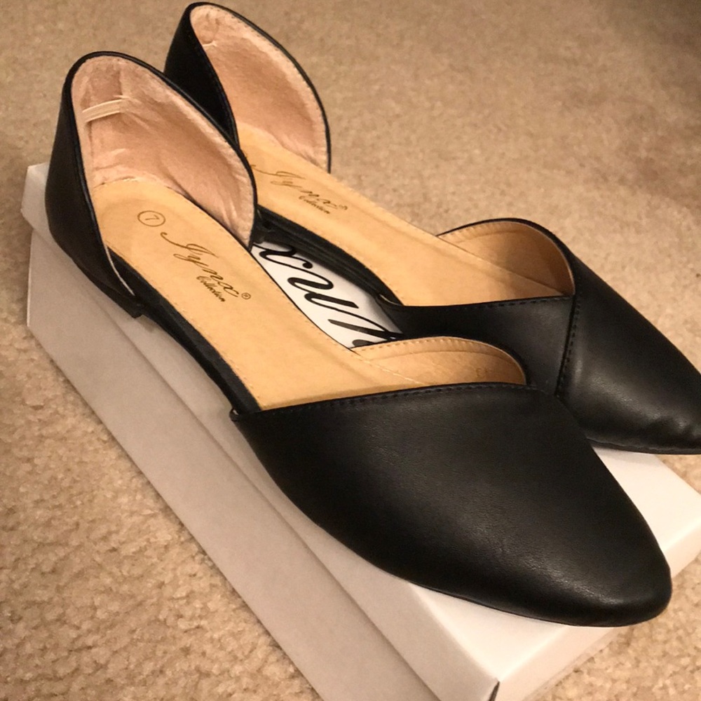 Classic two part pointed toe flats