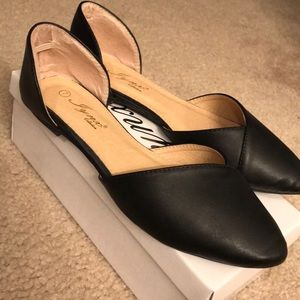 Classic two part pointed toe flats