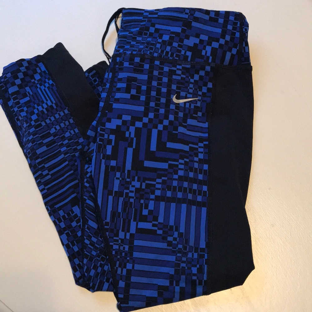 Nike dry fit capris