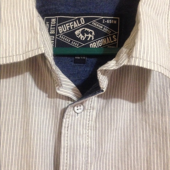 SHIRT - Picture 2 of 3