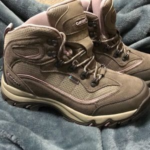 Hi-Tec WOMEN’s hiking boots!