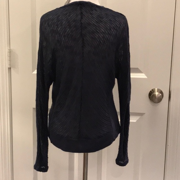 Splendid lightweight navy sweater size XS NWT - Picture 4 of 6