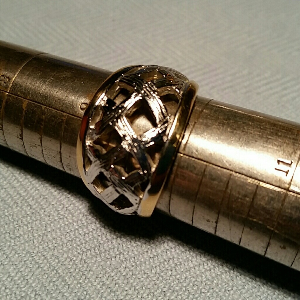 BEAUTIFUL GOLD/SILVER TRELLIS RING (9.5)