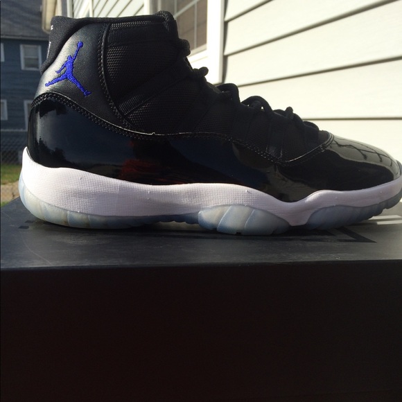 air jordan 11 space jam size 10