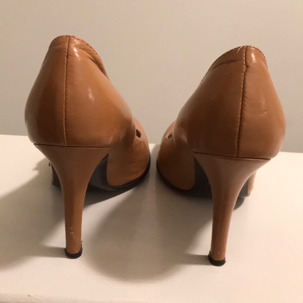 Camel Pumps - Picture 2 of 3