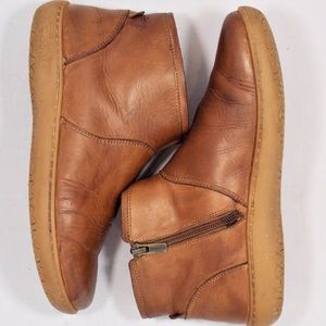 Birkenstock Tan Leather boots. Size 36