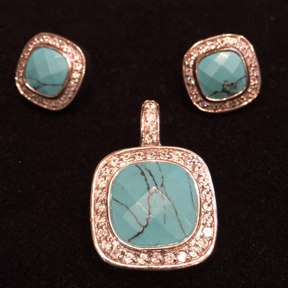 Three piece set. Earrings and pendant - Picture 2 of 4