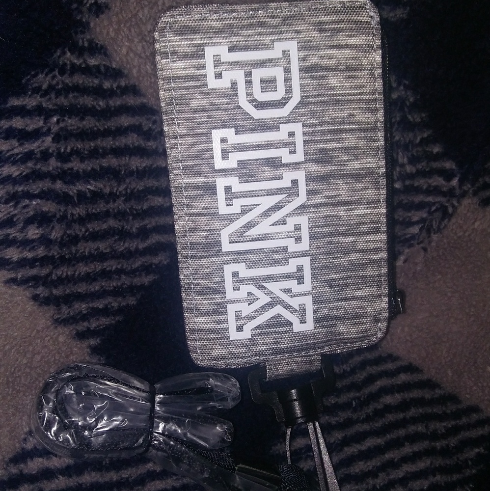 VS PINK HTF ID HOLDER WITH LANYARD