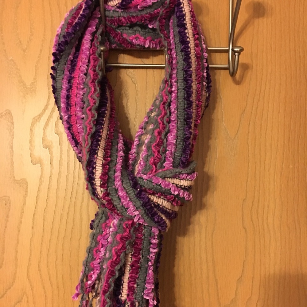 2 women’s scarfs