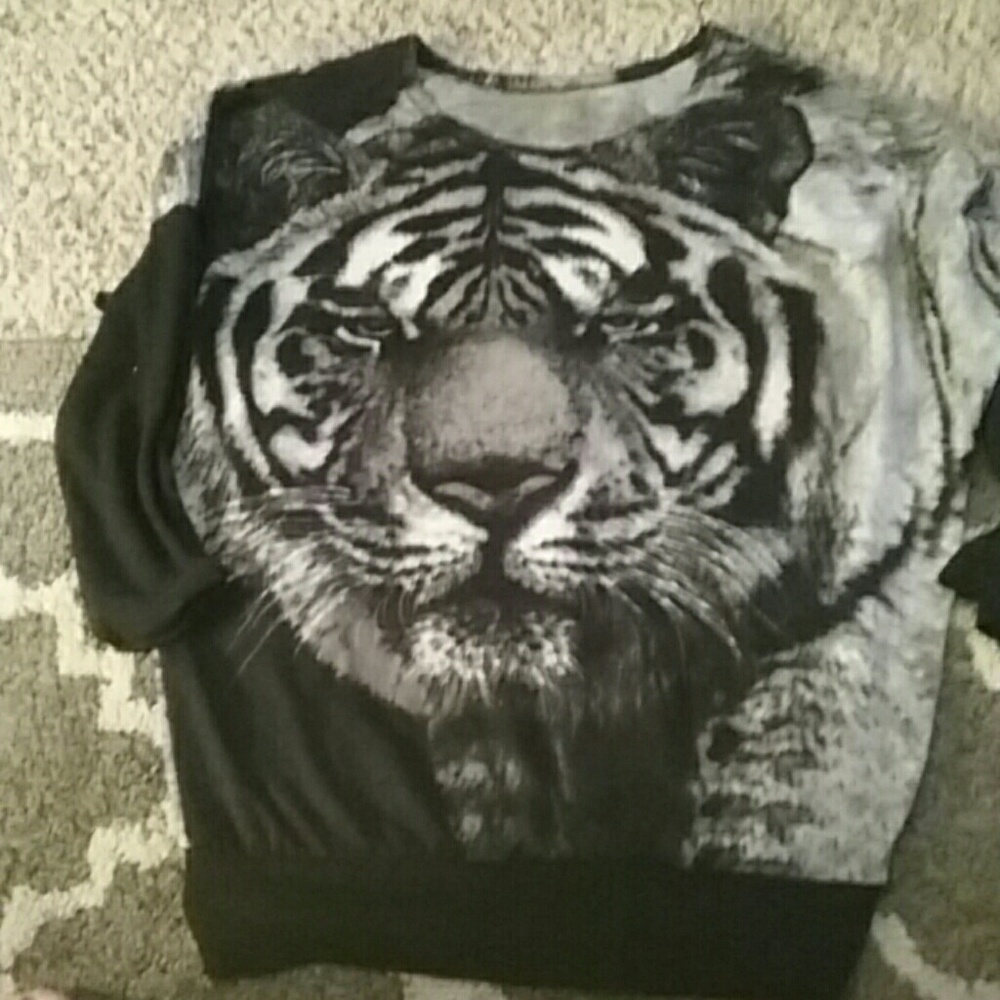 Tiger  tee