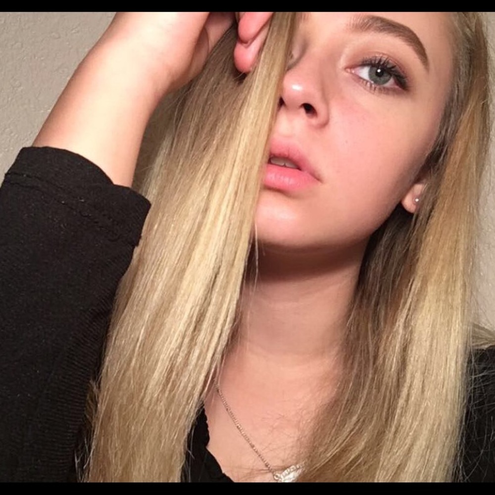 Meet your Posher, Kayla