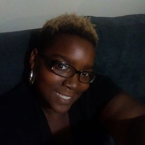 Meet your Posher, Kenesha