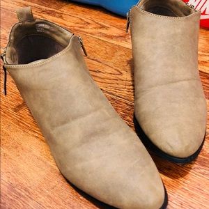 Women’s ankle boots