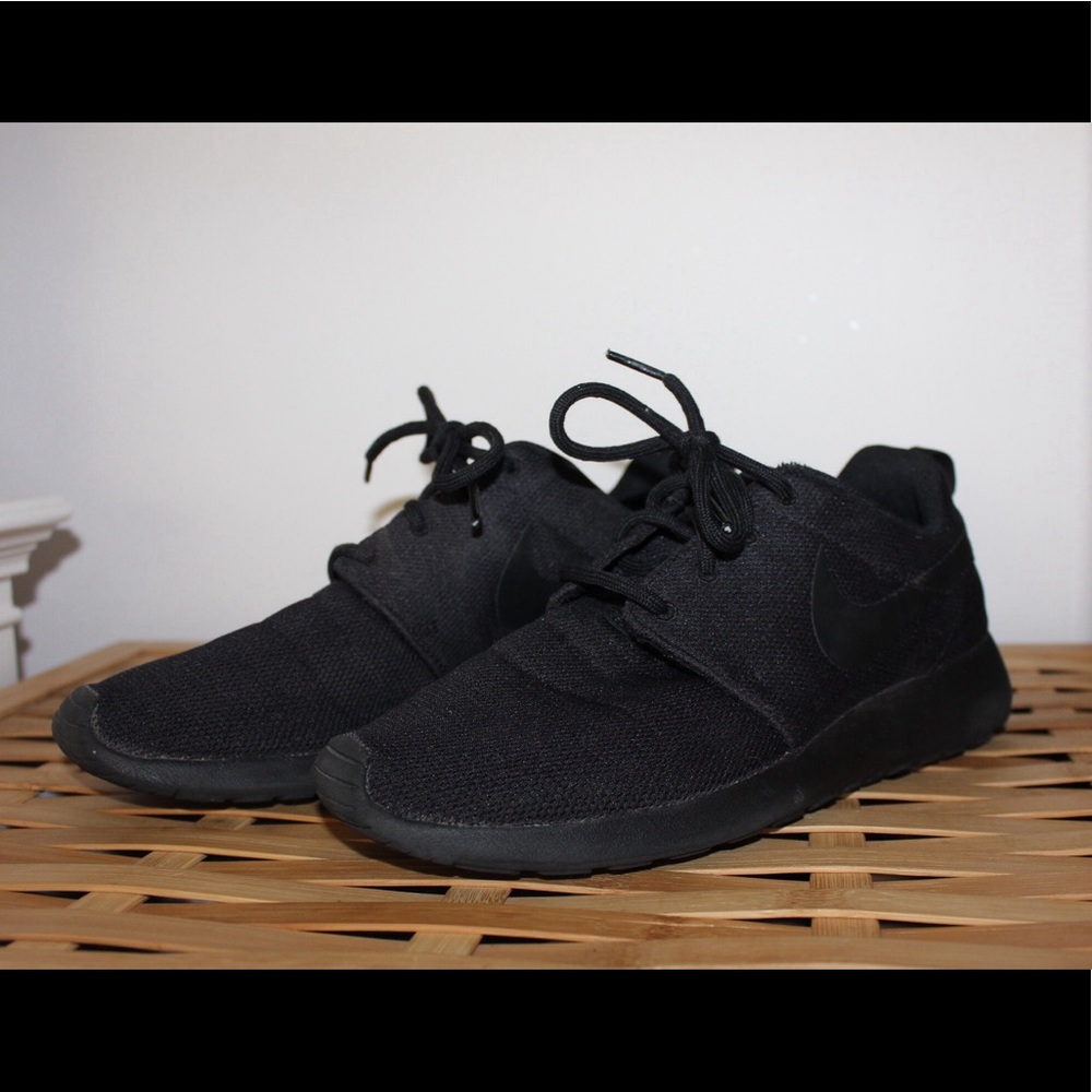 Black Nike Roshe One- Women's 7.5